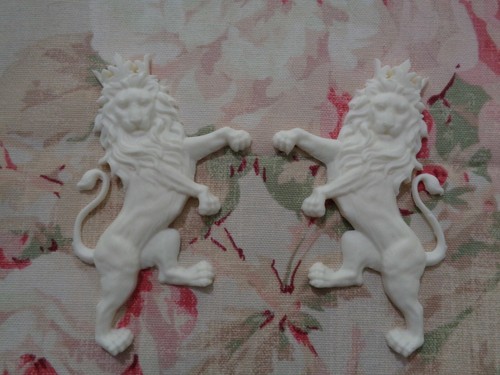 New crowned lion r pair - lion, l&r